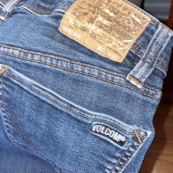 Vorta Slim lightly distressed by Volcom size 34” - Picture 2 of 5